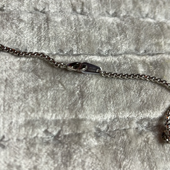 Louis Vuitton necklace Preloved excellent condition adjustable size to 20,22,24” - Picture 8 of 8